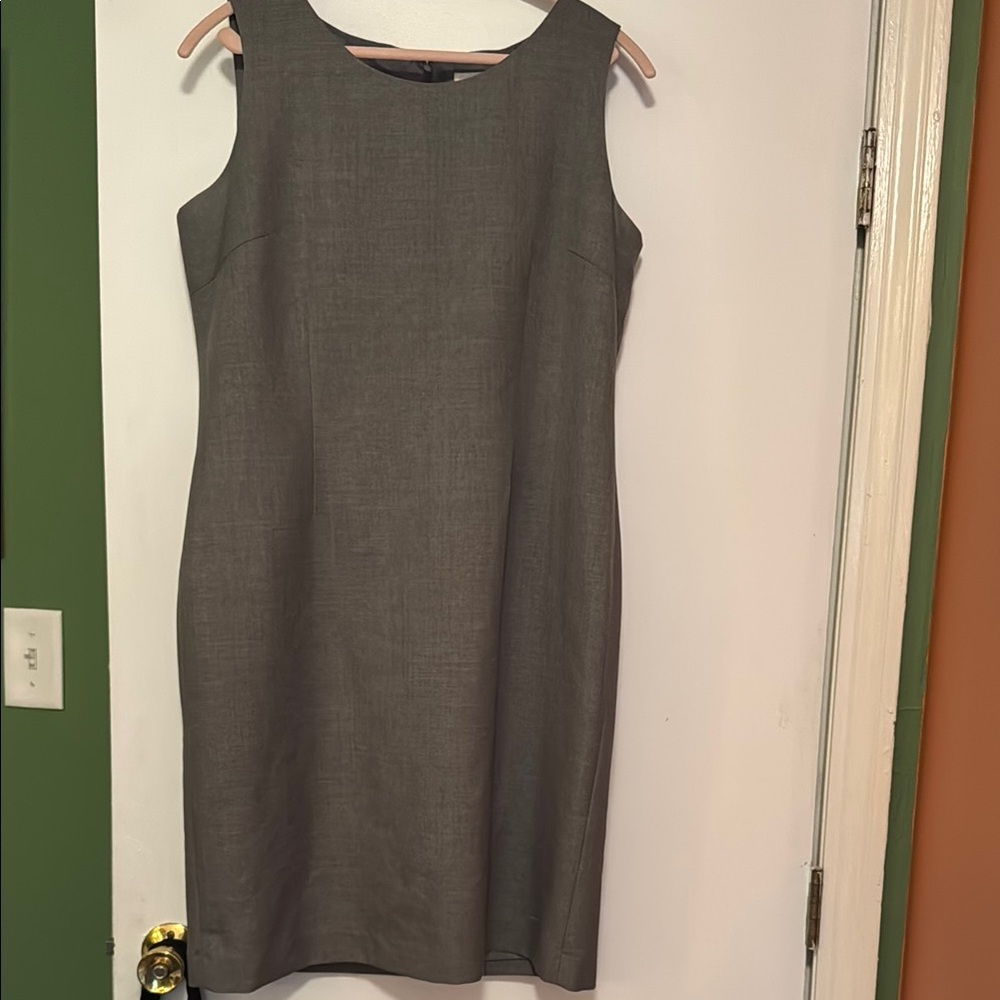Jones Studio Gray Sleeveless Sheath Dress for Work